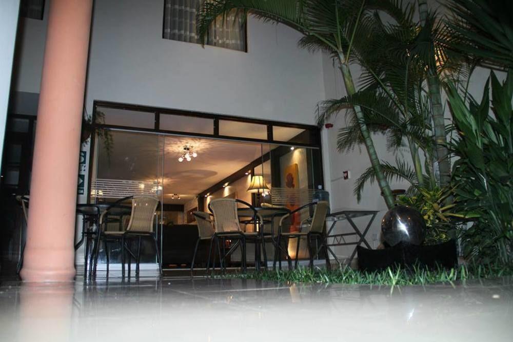 Ayenda Las Condes Trujillo Exterior foto